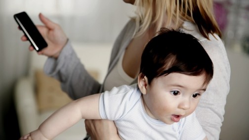 smartphone-mom-mama-laptop-tecnologia-work-mom